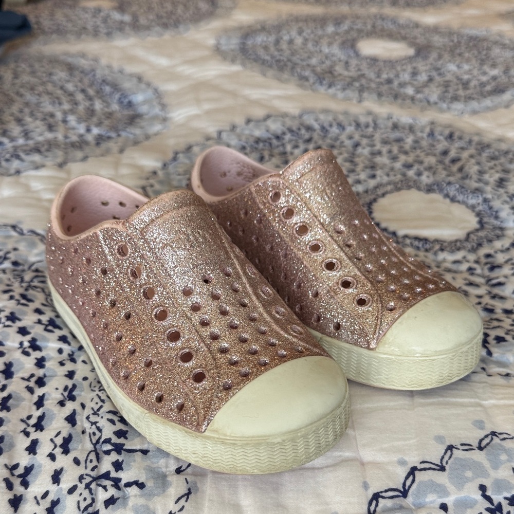 Kids Glitter Slip-On Sneakers in Rose Gold